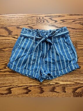 American Eagle Blue Striped Tie-Waist Women’s Shorts